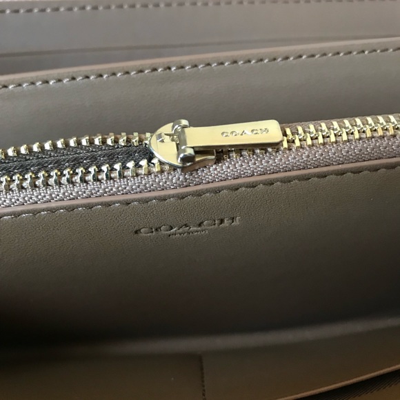 Coach wallet🎈🎈 - Picture 6 of 9